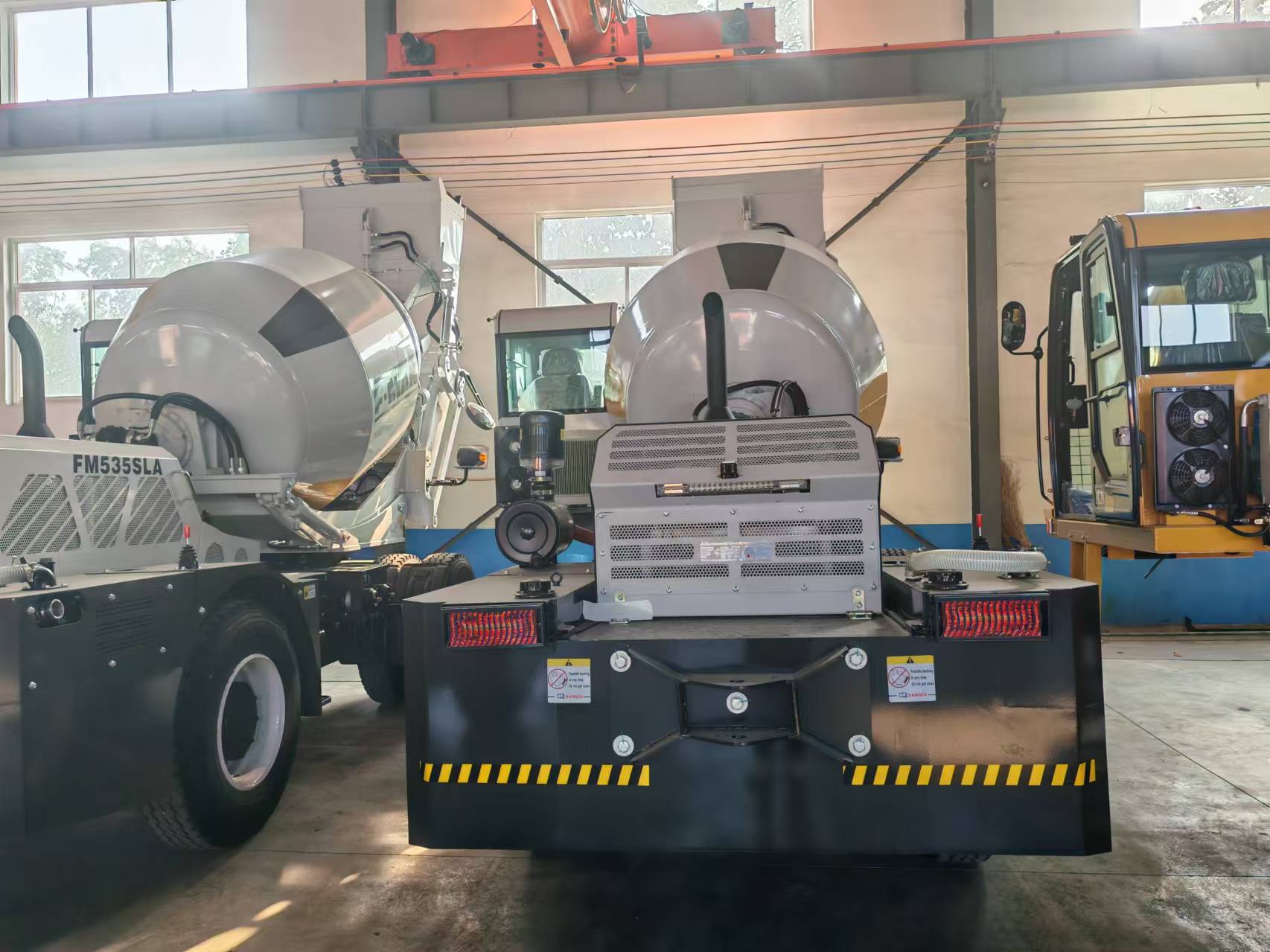 รถผสมคอนกรีตแบบโหลดเองขนาด 2.6 - Heavy Equipment Mixer บทวิจารณ์และราคา